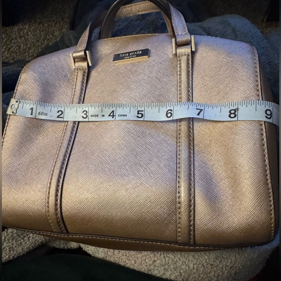 Kate Spade medium size purse, light color gold, in excellent condition - Picture 5 of 8